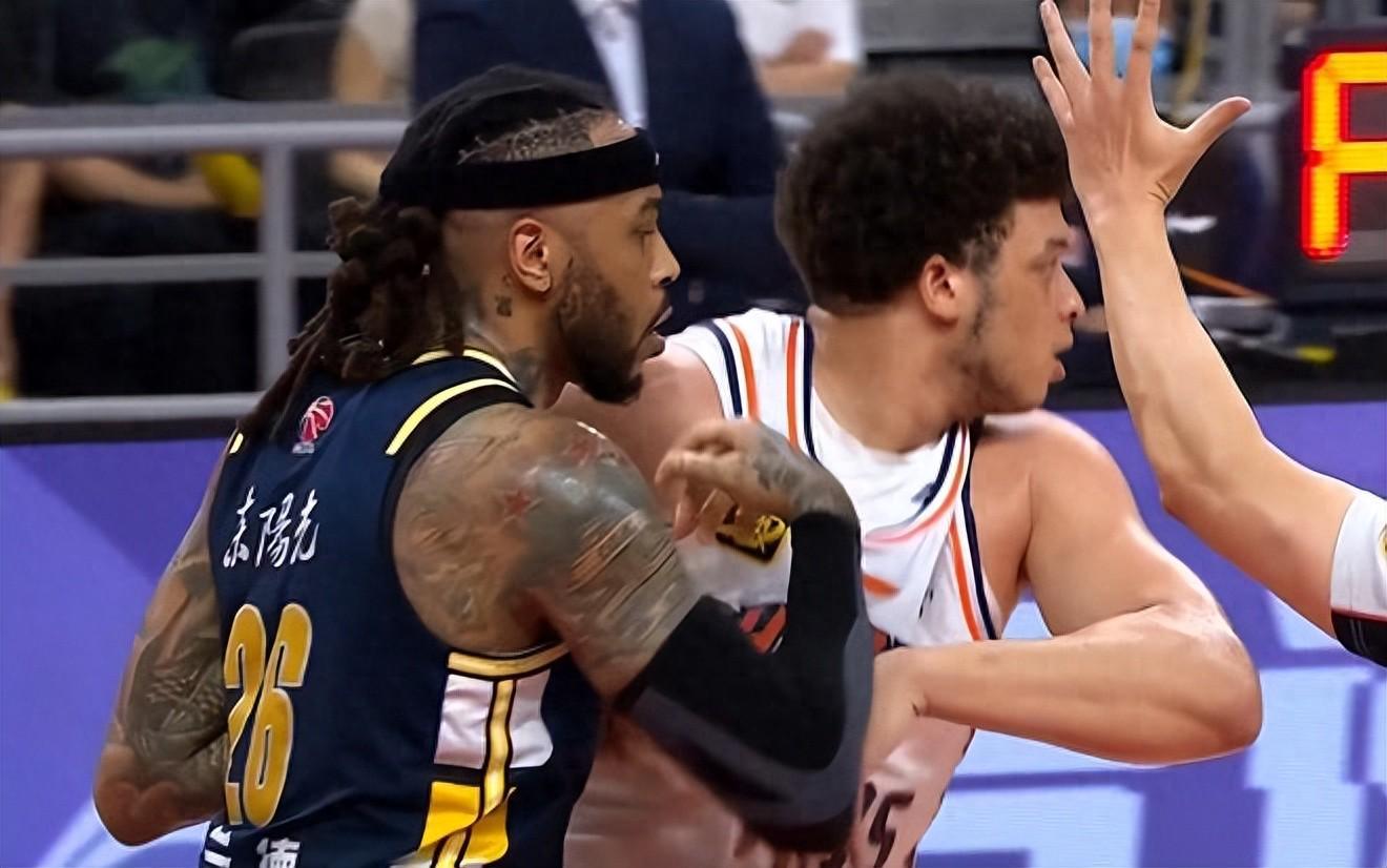 星空官网-突发！粤沪大战，卢伟宣布超级外援轮休，球迷：或是烟雾弹？